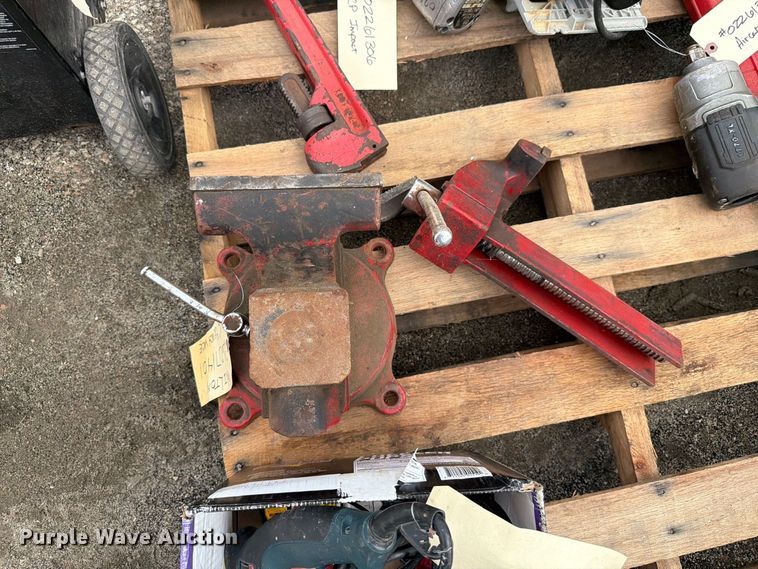 image for item FB0767 Tools