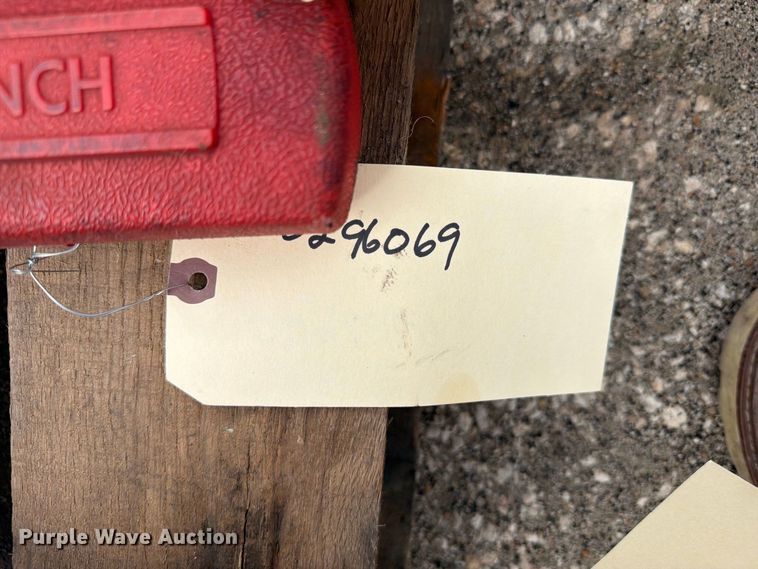 image for item FB0767 Tools