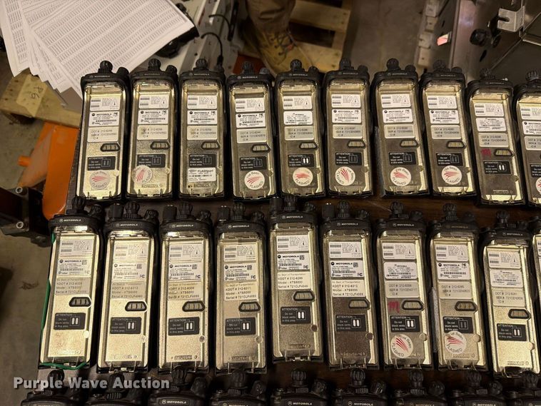 image for item FC4750 (322) Motorola radios