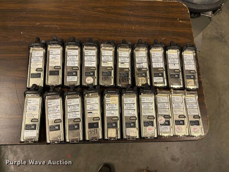 image for item FC4750 (322) Motorola radios