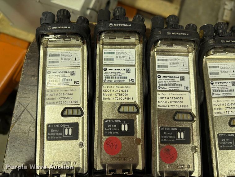 image for item FC4750 (322) Motorola radios