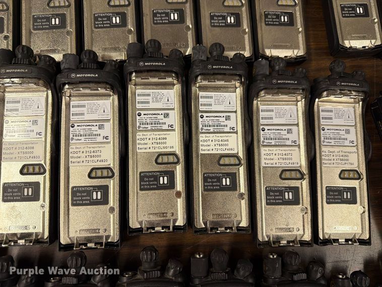 image for item FC4750 (322) Motorola radios