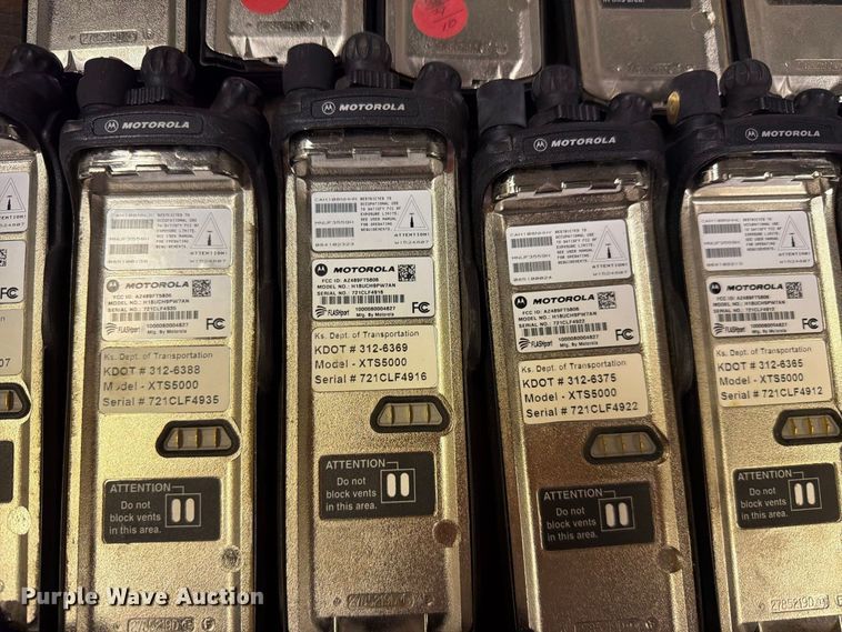 image for item FC4750 (322) Motorola radios