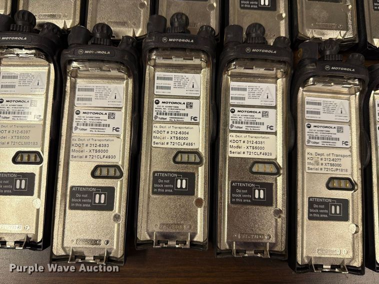image for item FC4750 (322) Motorola radios