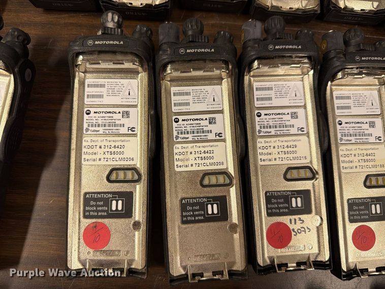 image for item FC4750 (322) Motorola radios