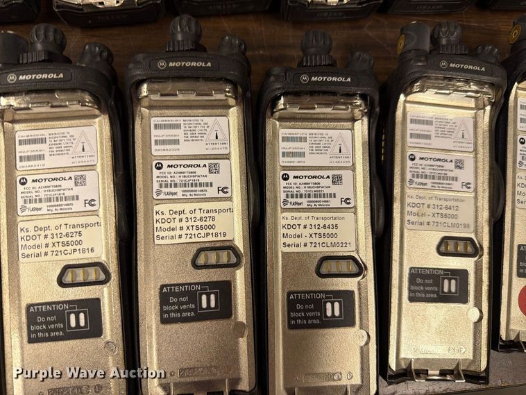 image for item FC4750 (322) Motorola radios