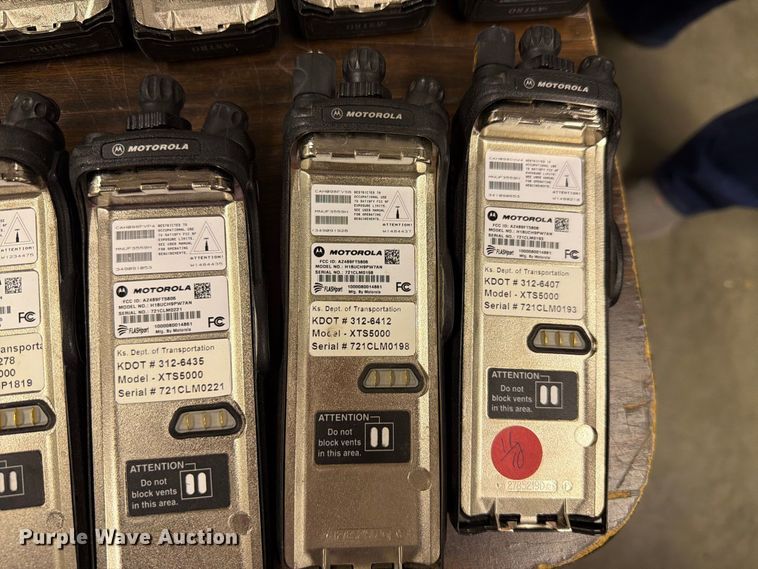 image for item FC4750 (322) Motorola radios