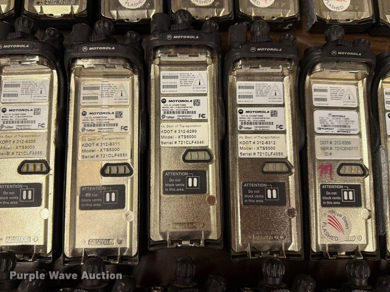 image for item FC4750 (322) Motorola radios