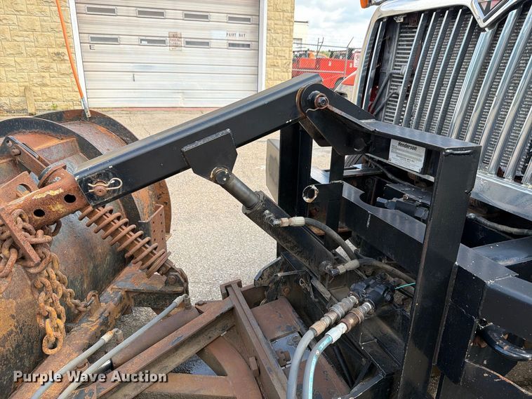image for item FH6297 2007 International WorkStar 7400 dump truck