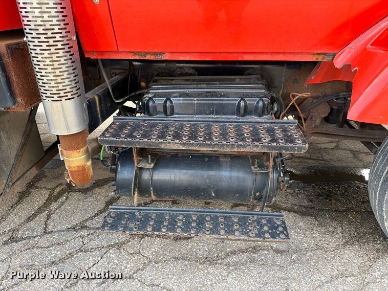 image for item FH6297 2007 International WorkStar 7400 dump truck