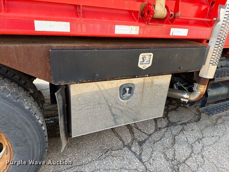 image for item FH6297 2007 International WorkStar 7400 dump truck
