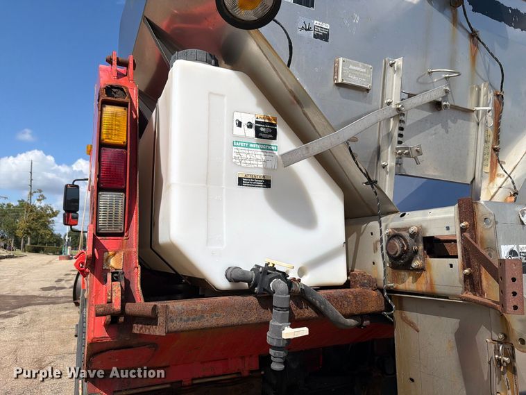 image for item FH6297 2007 International WorkStar 7400 dump truck