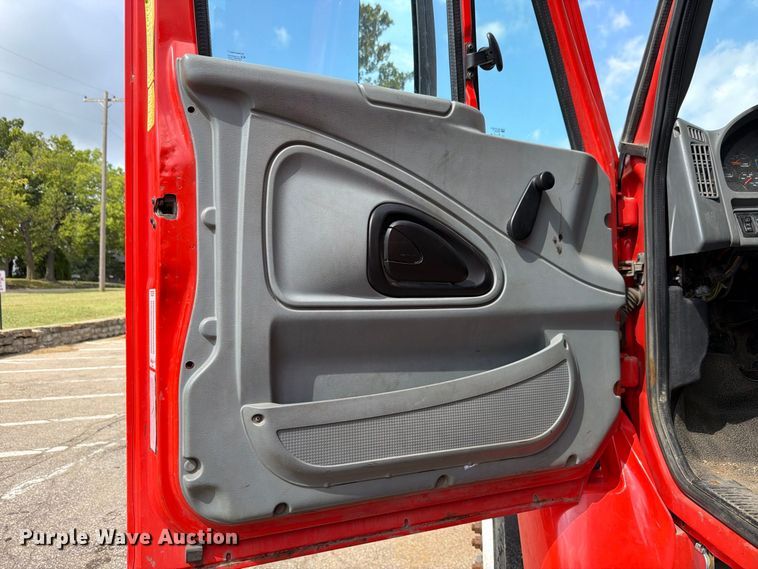 image for item FH6297 2007 International WorkStar 7400 dump truck