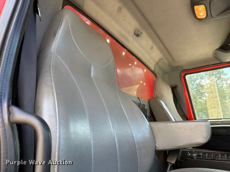 image for item FH6297 2007 International WorkStar 7400 dump truck