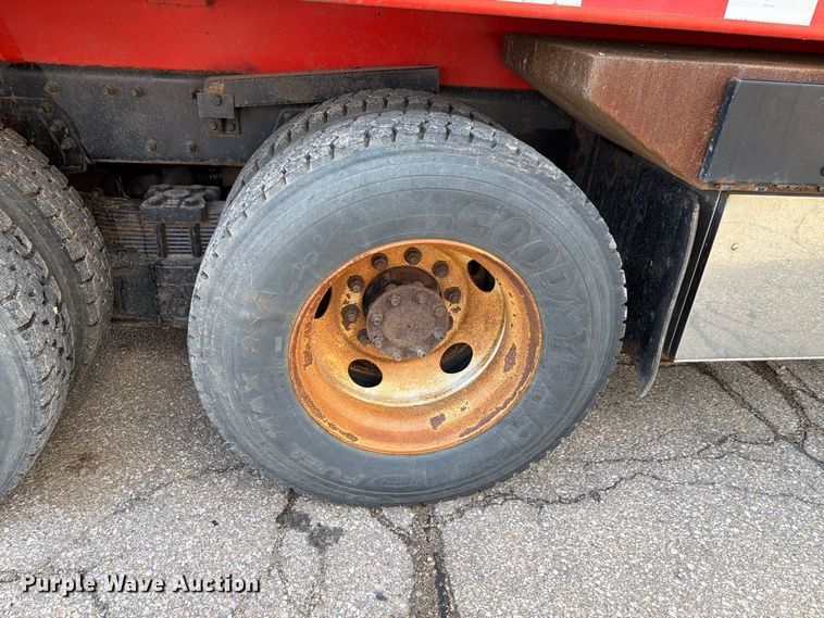 image for item FH6297 2007 International WorkStar 7400 dump truck