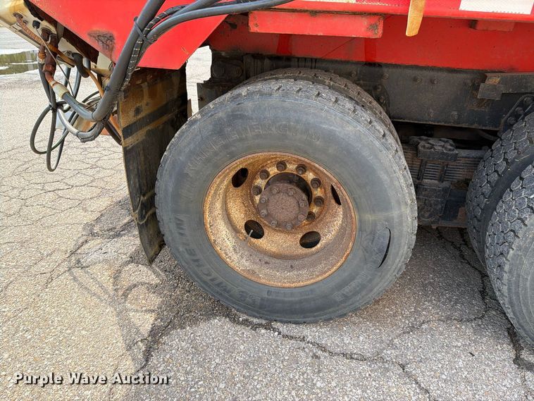 image for item FH6297 2007 International WorkStar 7400 dump truck