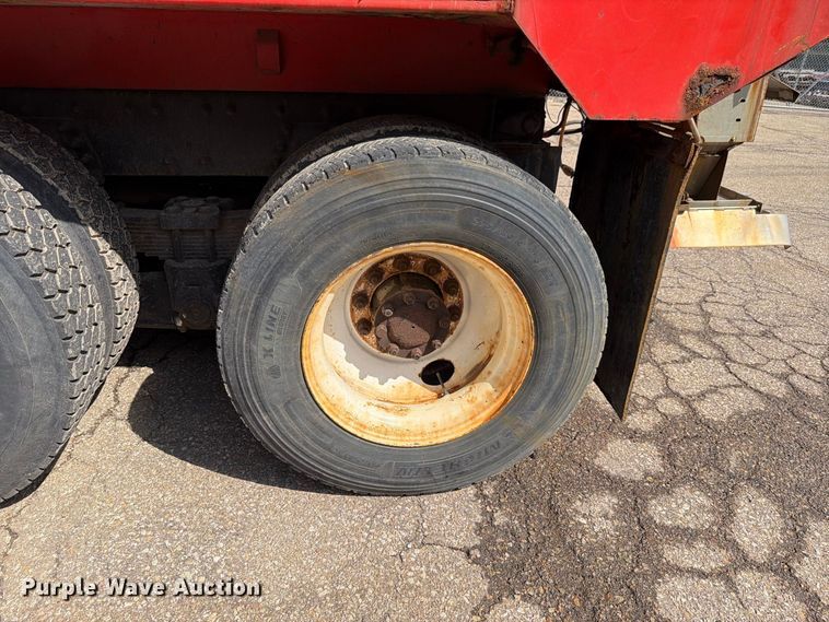 image for item FH6297 2007 International WorkStar 7400 dump truck