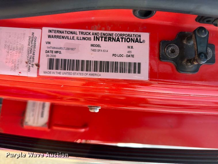 image for item FH6297 2007 International WorkStar 7400 dump truck
