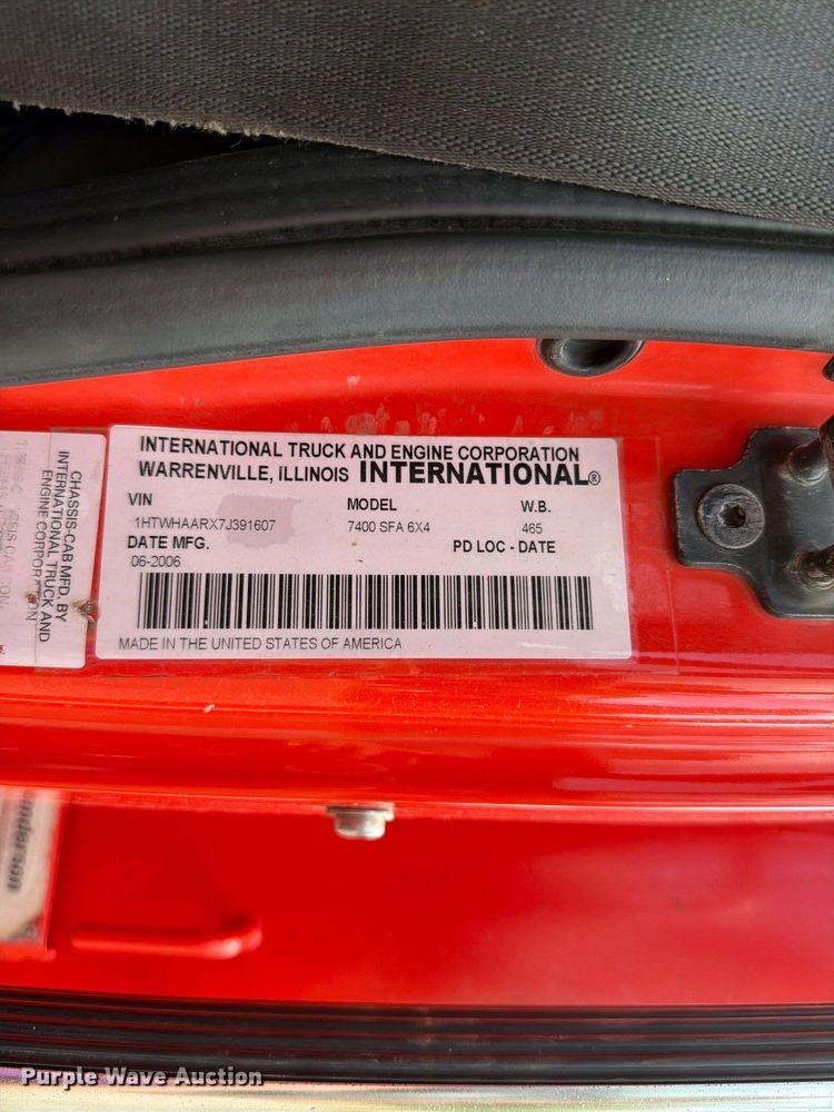 image for item FH6297 2007 International WorkStar 7400 dump truck