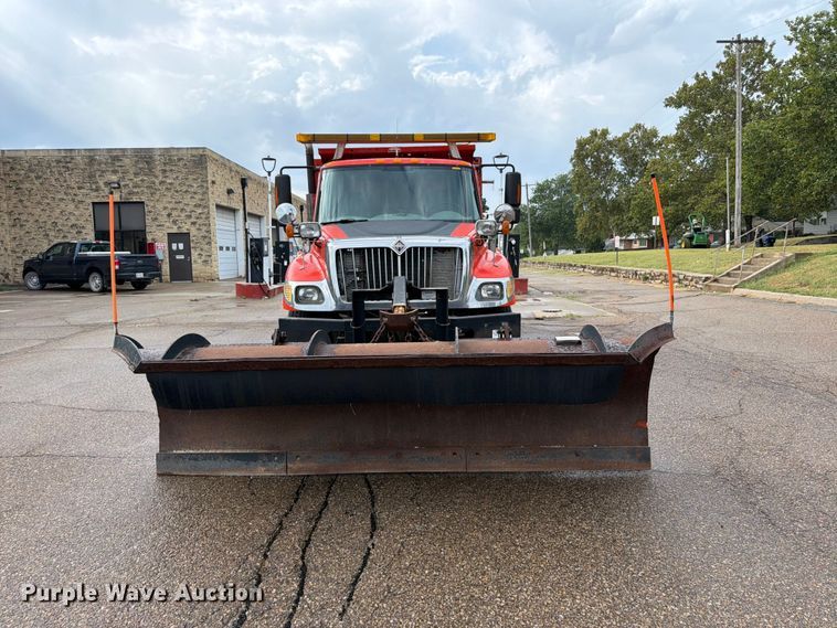 image for item FH6315 2007 International 7400 dump truck