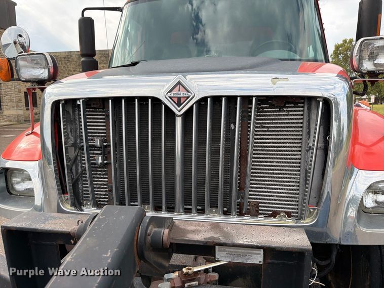 image for item FH6315 2007 International 7400 dump truck