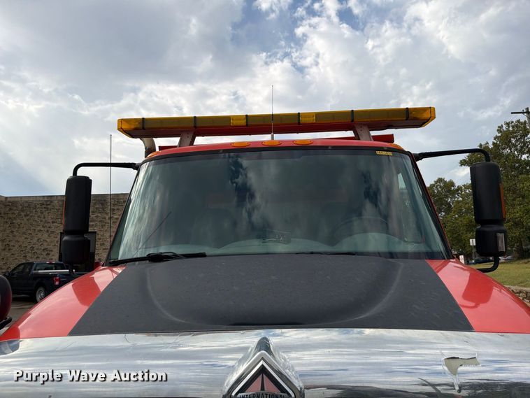 image for item FH6315 2007 International 7400 dump truck