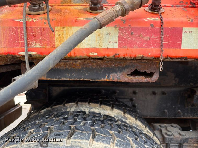 image for item FH6315 2007 International 7400 dump truck