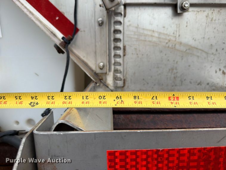 image for item FH6315 2007 International 7400 dump truck