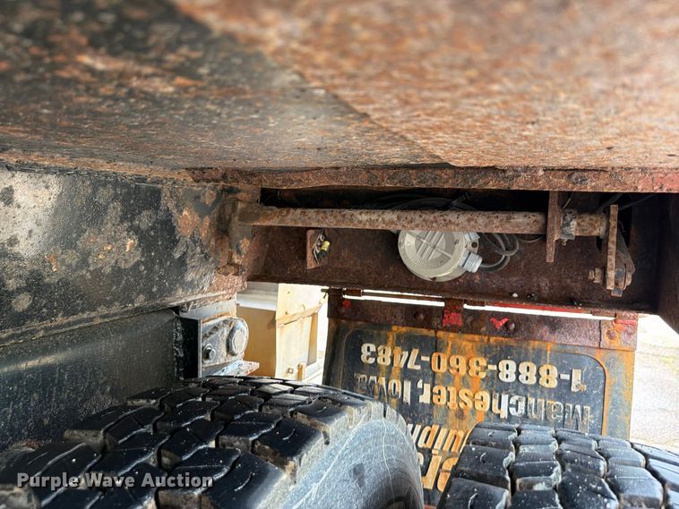 image for item FH6315 2007 International 7400 dump truck