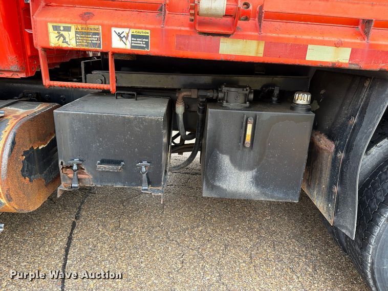 image for item FH6315 2007 International 7400 dump truck