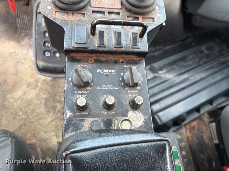 image for item FH6315 2007 International 7400 dump truck
