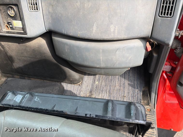 image for item FH6315 2007 International 7400 dump truck
