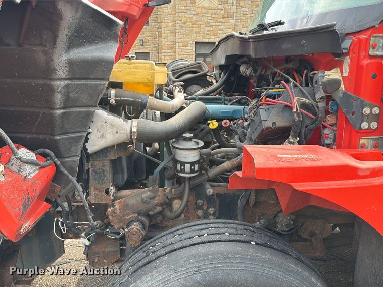 image for item FH6315 2007 International 7400 dump truck