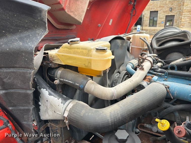 image for item FH6315 2007 International 7400 dump truck