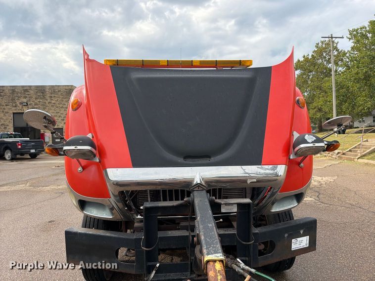 image for item FH6315 2007 International 7400 dump truck