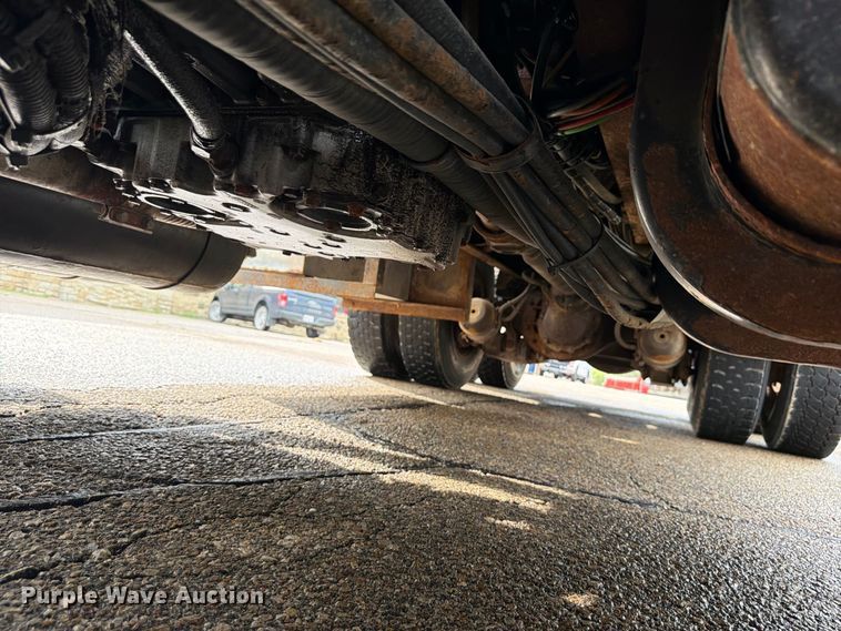 image for item FH6315 2007 International 7400 dump truck
