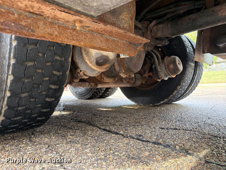 image for item FH6315 2007 International 7400 dump truck