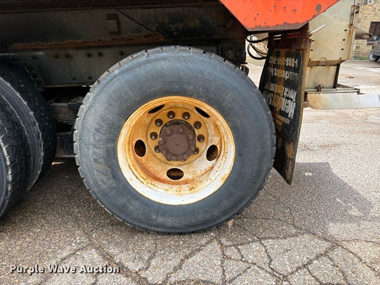 image for item FH6315 2007 International 7400 dump truck