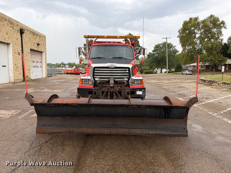 image for item FH6316 2009 Sterling L7500 dump truck