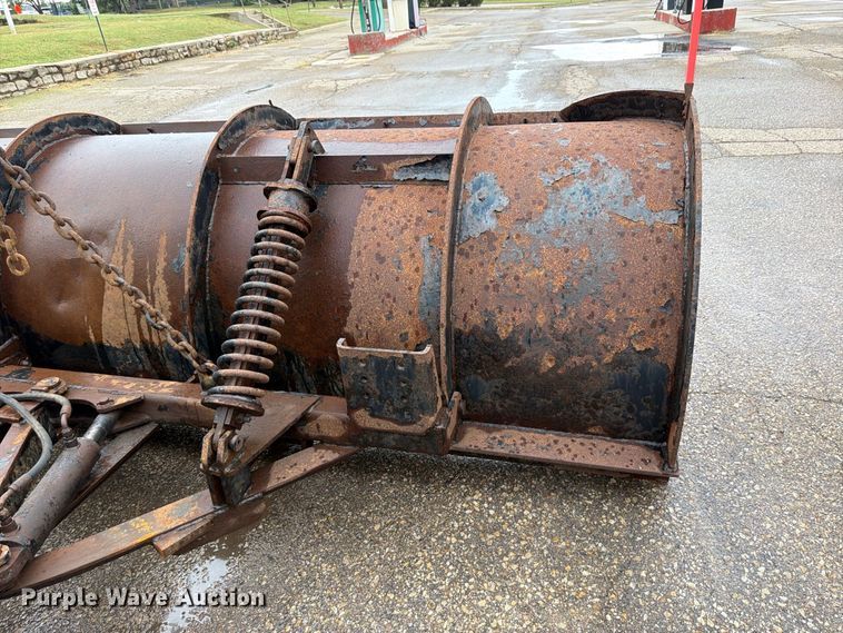 image for item FH6316 2009 Sterling L7500 dump truck