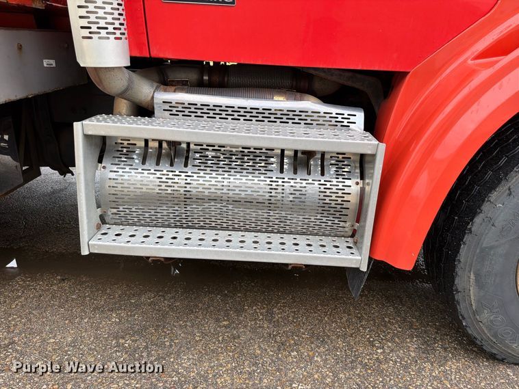 image for item FH6316 2009 Sterling L7500 dump truck