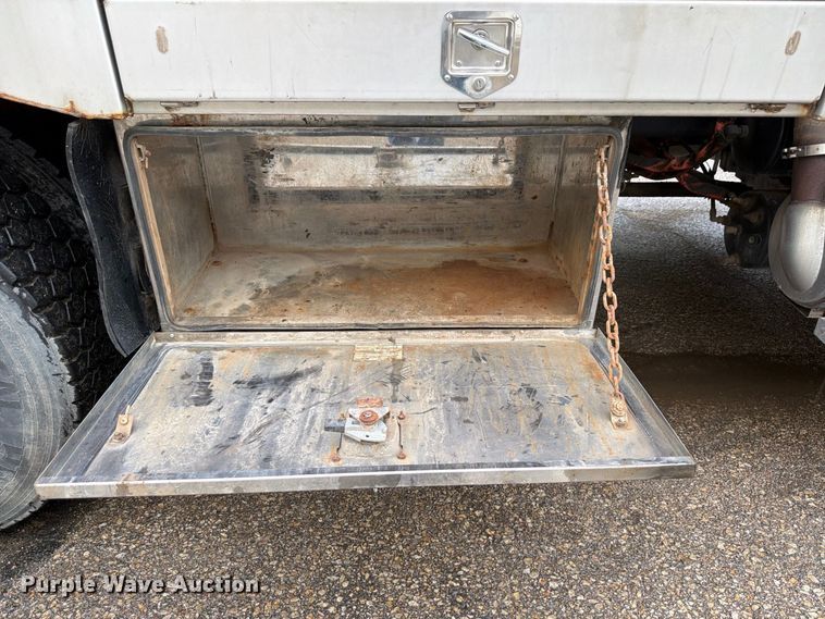 image for item FH6316 2009 Sterling L7500 dump truck