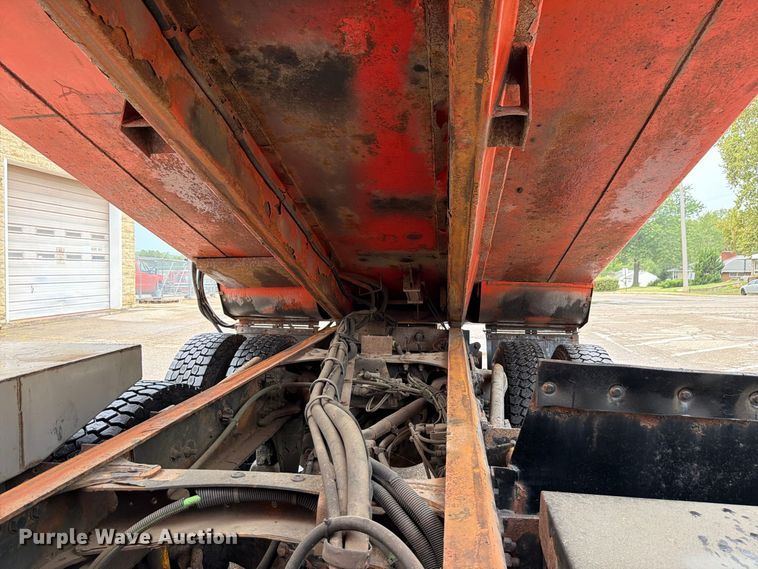 image for item FH6316 2009 Sterling L7500 dump truck