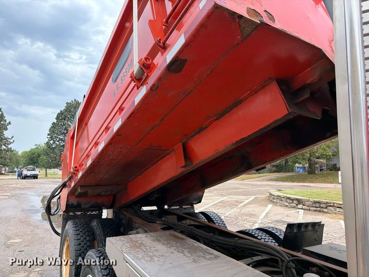 image for item FH6316 2009 Sterling L7500 dump truck