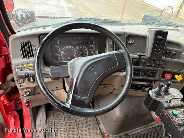 image for item FH6316 2009 Sterling L7500 dump truck