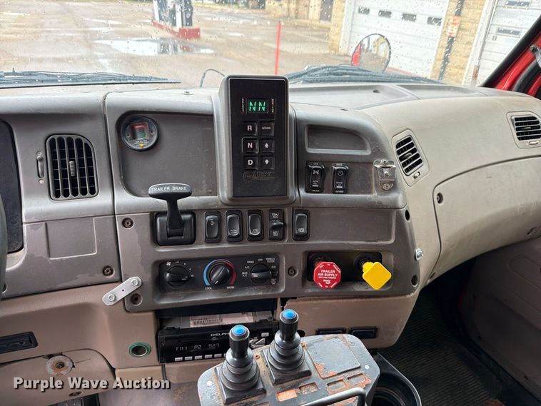 image for item FH6316 2009 Sterling L7500 dump truck