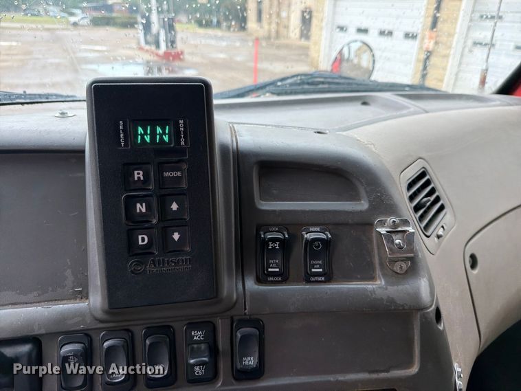 image for item FH6316 2009 Sterling L7500 dump truck