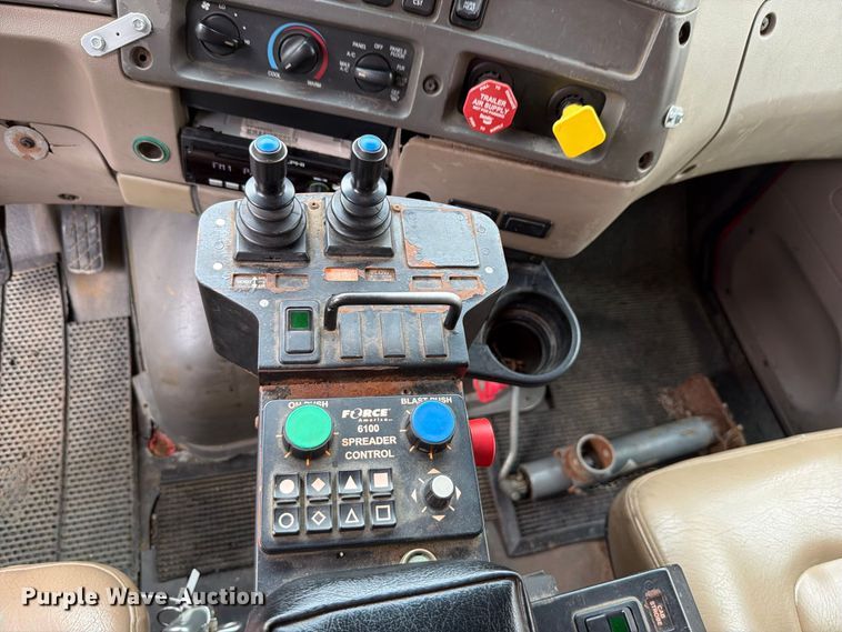 image for item FH6316 2009 Sterling L7500 dump truck