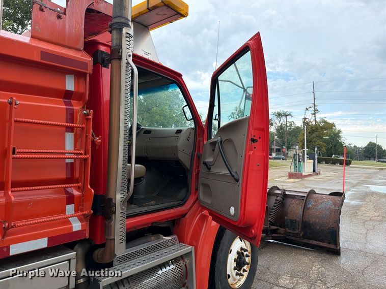 image for item FH6316 2009 Sterling L7500 dump truck