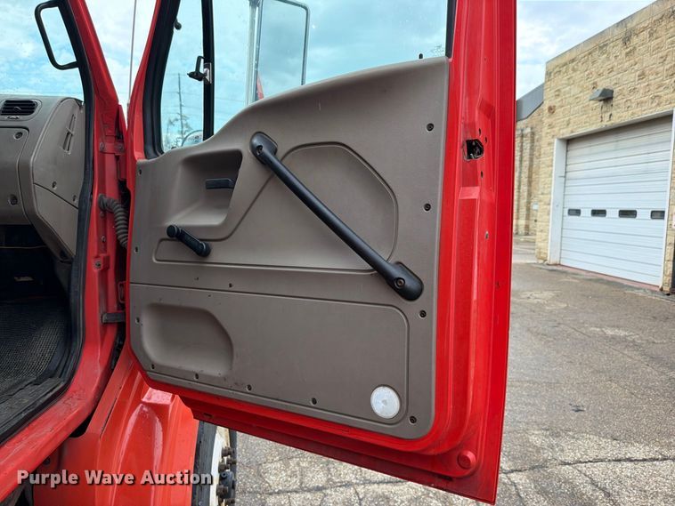 image for item FH6316 2009 Sterling L7500 dump truck